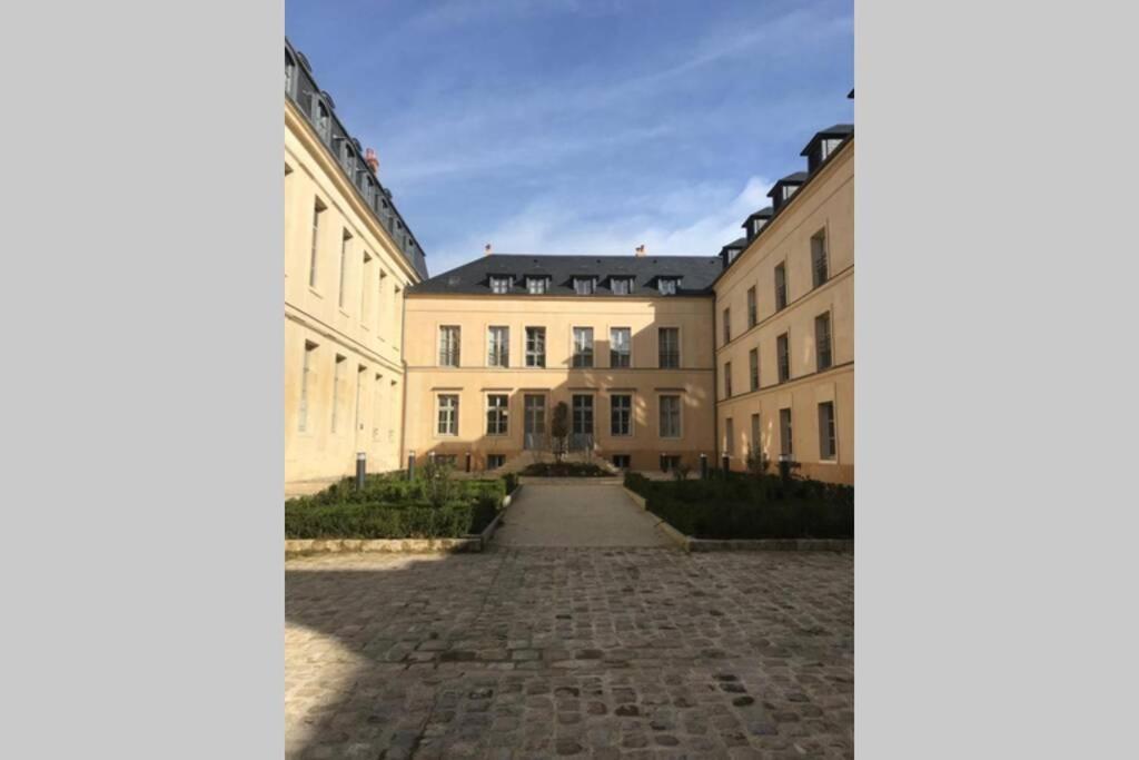 Apartament L'Independance Wersal Zewnętrze zdjęcie